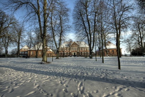 Bild vergrößern: Ratzeburger Domhof im Winter 