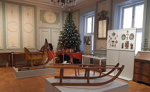Bild vergrößern: Sonderausstellung »Weihnachtsschmuck und Modelleisenbahn aus alter Zeit« im Kreismuseum Herzogtum Lauenburg