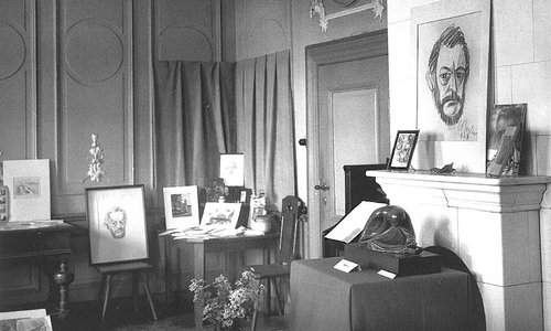 Bild vergrößern: Anlässlich des achten Todestages des Bildhauers, Grafikers und Schriftsstellers Ernst Barlach (1870-1938) wurde am 24. Oktober 1946 im Erdgeschoss der Domporbstei eine Sonderausstellung mit Werkschau eröffnet. Die Präsentation war Teil einer Ratzeburger Kulturwoche.