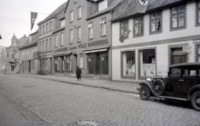 Geschäft der Familie Rosenberg in der Domstraße 8 in Ratzeburg. Bis auf einen überlebenden Sohn wurde die gesamte Familie während des Holocaust ermordet.