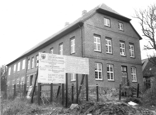 Bild vergrößern: Fotos aus dem Nachlass von Hans-Jürgen Wohlfahrt: Haus Mecklenburg - Das 1981 unter Denkmalschutz gestellte städtische Gebäude wurde durch die Mecklenburgische Vermögensverwaltung erworben und saniert.