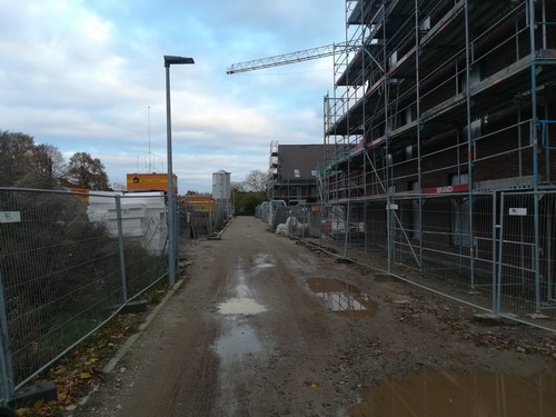 Bild vergrößern: Ringstraße durch das neue Wohnquartier an der Seedorfer Straße heißt zukünftig 'Langer Rehm'