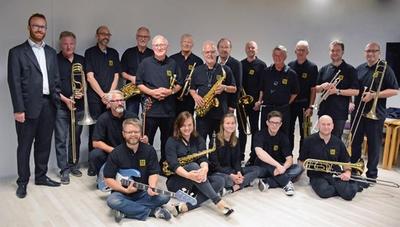 BIG BAND RIBE -  18 Jazzmusiker auf der »Tour de Ratzeburg«
