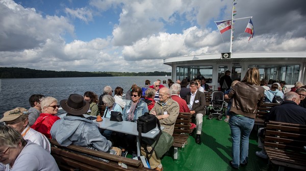 Bild vergrößern: Gemeinsame Schifffahrt auf dem Ratzeburger See und durch eine wunderschöne Naturlandschaft auf der Wakenitz